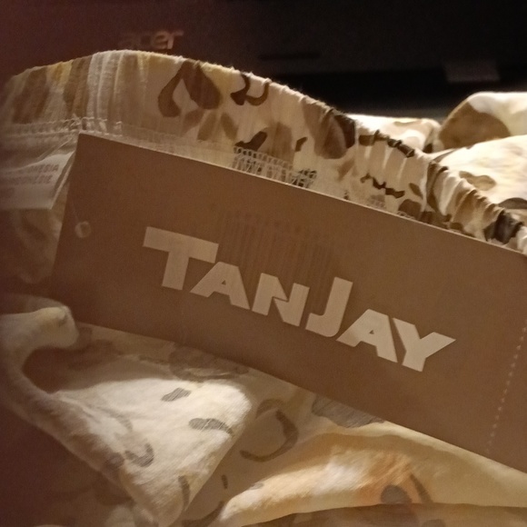 Floral Tanjay Skirt - Picture 7 of 8